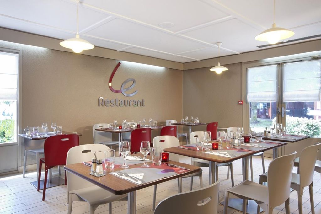Kyriad Tarbes Bastillac Restauracja zdjęcie